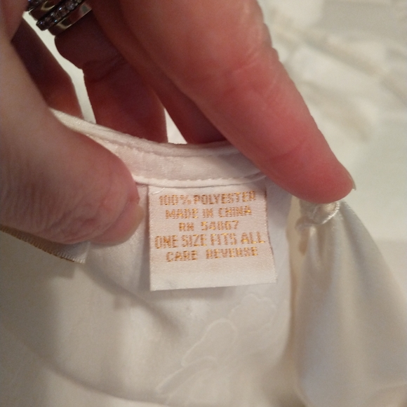 Victoria Secret Satin Short Floral Robe - Picture 6 of 13